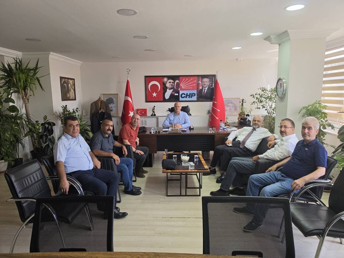 EmadDernegi's tweet photo. 📌 EMADDER - CHP GAZİANTEP İL BAŞKANLIĞI’NA ZİYARET

@herkesicinCHP
@kilicdarogluk
@chpgaziantepil
@TrpileTsol

Emeklilikte Adalet Derneği Gaziantep İl Temsilciliğimiz, CHP Gaziantep İl Başkanlığı’nı ziyaret ederek İl Başkanı Sayın Hasan Nesanır ile bir araya geldi.

Gerçekleştirilen görüşmede, 8 Eylül 1999 sonrası oluşan emeklilik adaletsizliği, kademeli emeklilik talebimiz ve milyonların çözüm beklentisi aktarıldı; çözüm önerilerimizi içeren dosyamız Sayın Nesanır’a takdim edildi.

Konuya gösterdiği ilgi ve nazik yaklaşımı için Sayın Hasan Nesanır’a teşekkür ediyoruz.

Emeklilikte Adalet Derneği (EMADDER)

@drmadiguzel
@muzeyyensevkin
@nerminyldrmkara
@YontarNurten
@oguzksalici
@orhansaribalchp
@fethigurer
@ratureli
@rtnalbantoglu
@SelmaKavaf
@semradincerchp
@eczserkansari
@SEVDAERDAN
@sururicorabatir
@TahsinBecan

@EmadDernegi
#KademeliEmeklilik 
#GündememizKademe
