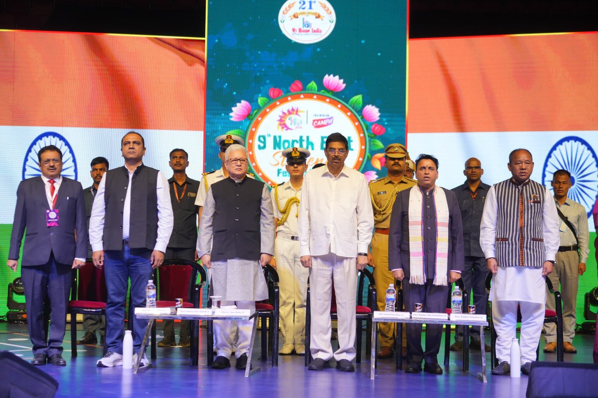 Sunil_Deodhar's tweet photo. The 9th #NEStFEST witnessed a warm felicitation of Hon’ble Governor of Odisha, Shri @DrHariBabuK Ji, Hon’ble Governor of Maharashtra, Shri @Jishnu_Devvarma Ji, and Hon’ble Minister of Home and Inter State Border Affairs, Shri @NatungMama Ji.
The rendition of the National Anthem and Vande Mataram that followed beautifully reflected the spirit of unity, pride and patriotism that brought everyone together. 🇮🇳
#NorthEast #Festival
