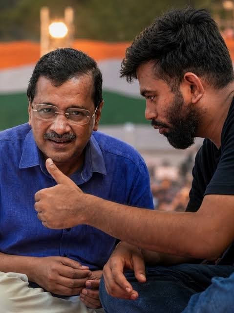 bharatwanni's tweet photo. @Incognito_qfs Iska baap https://t.co/KdL5rxanaC