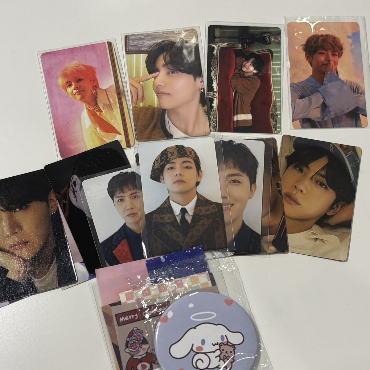 30KIK0's tweet photo. ทุกคน ทีคเก้บการ์ดครั้งแรก น้องแทจ๋วย น่ารัก อ้วมม😻🩷🗯️ https://t.co/n0poYIMHu9