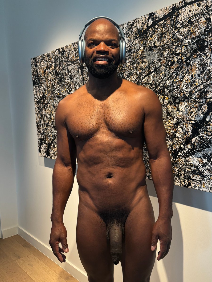CutlerX's tweet photo. Just celebrated my birthday, so here I am in my birthday suit 😘 https://t.co/UdjrvtAPkk