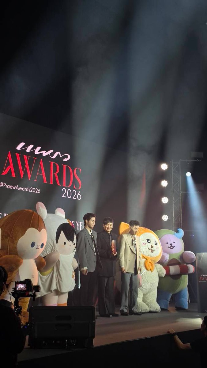avocean_GMMTV's tweet photo. เชี่ยนขอบคุนค้าบบ สันยาว่าจะดูแลยางวัลอย่างดีแย้วก้อจะเอาไปแบ่งให้เพื่อนทู้กคนดูให้คบเยยยย แย้วก้อขอบคุนอุนย่า อุนยาย เจ่เจ้ ที่ย้ากกกพวกเราด้วยคับโผ้มมมม เชี่ยนย้ากกทุกคนเหมียนกัน 🤟🏻✨🥳👏🏻😚
#PraewAwards2026 
#AVOCEAN https://t.co/21vpOWKHa7