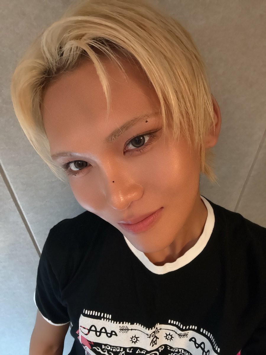 xlovarchive's tweet photo. 🐒 hyun on 🫧 (040926) 00h12

*photos*
even the first week of september we're spending together is already coming to an end,
it's scary. if i close my eyes and open them, will it already be the end of the year?
this might be out of nowhere, but,,,~ you're my number one priority, so don't worry