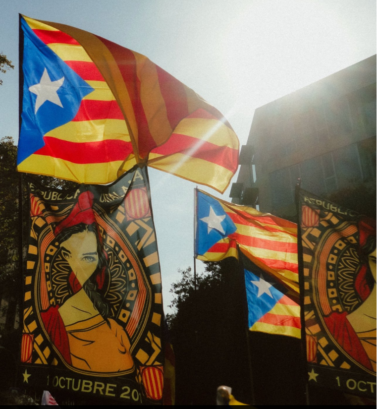 aviesiavisLL's tweet photo. 📌CONVOCATÒRIA
🗓️ 04/09/2026
🕖: 19h
🏛️: pl. J Miró
Un país seriós protegeix la seva gent, la seva dignitat i identitat. No al cansament, som persistents #11S2026 #independència #amnistia #exiliats #encausats #represaliats @TacaDOliAvis, Avis i Àvies de CAT per la #Llibertat https://t.co/RutrmXdSnG