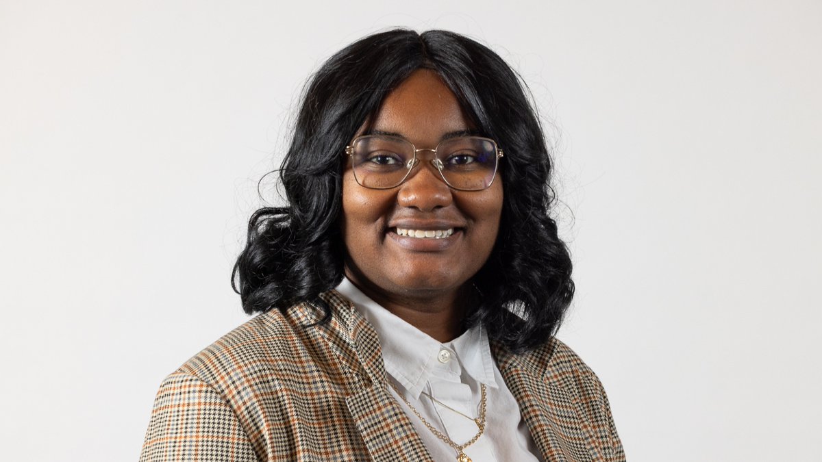 iSchoolUI's tweet photo. This summer, #iSchoolUI MSLIS student Sydney Durst interned with the Anchorage Museum Library &amp; Archives, organizing, cataloging, and digitizing archival materials. “I found myself really pulling from my lessons in my metadata classes,” she said. ▶️ https://t.co/0aiX0xCFjn https://t.co/i9RAN8zfBw