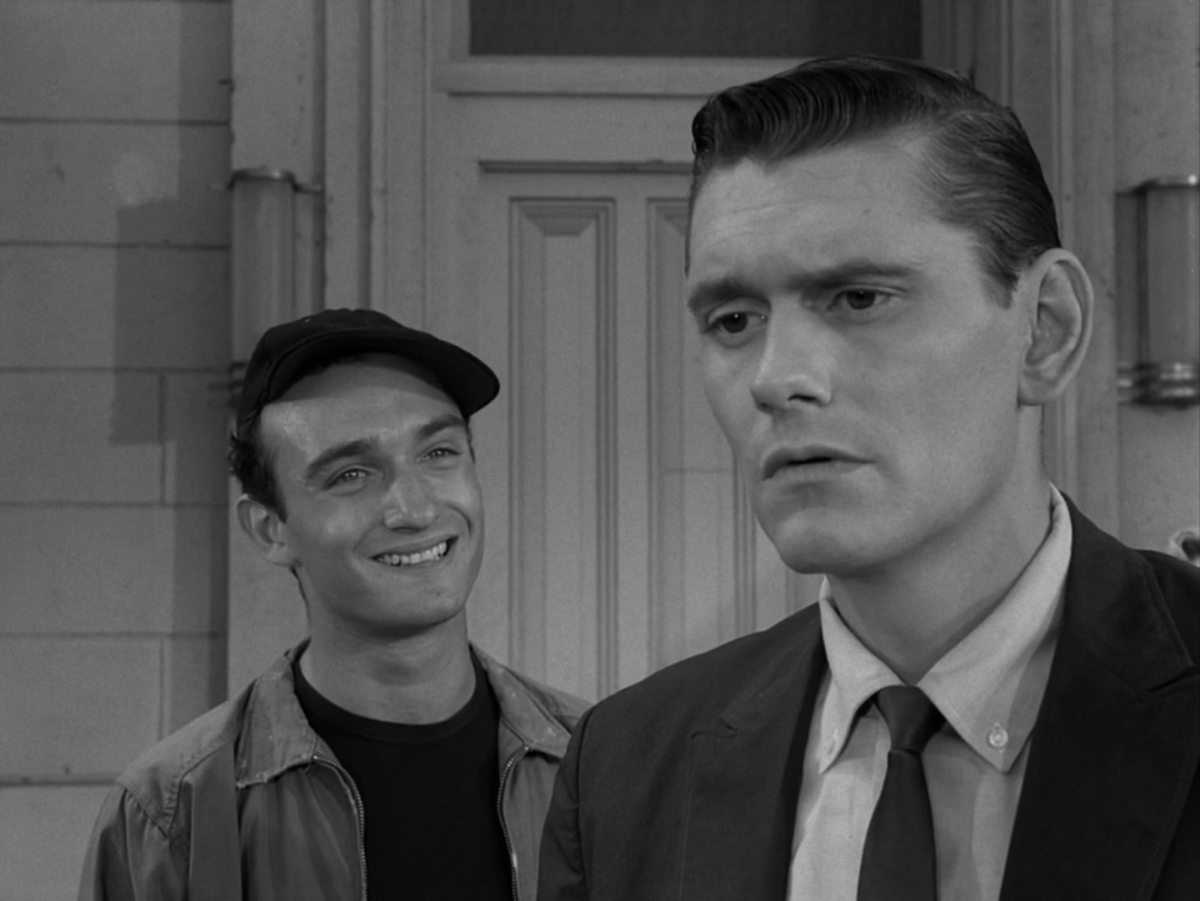 Dwightcrazy's tweet photo. Remembering #DickYork on his birthday, seen here in a 1961 episode of "The Twilight Zone". https://t.co/JhfUktFep2