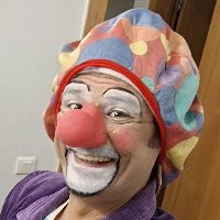 OgleBogle's tweet photo. @marcupas @mateioacaso @livrosdapica Parabéns a você, nesta data querida...

(Já podes dizer que tiveste um palhaço na tua festa de anos 😁) https://t.co/4TzaYFsJIm