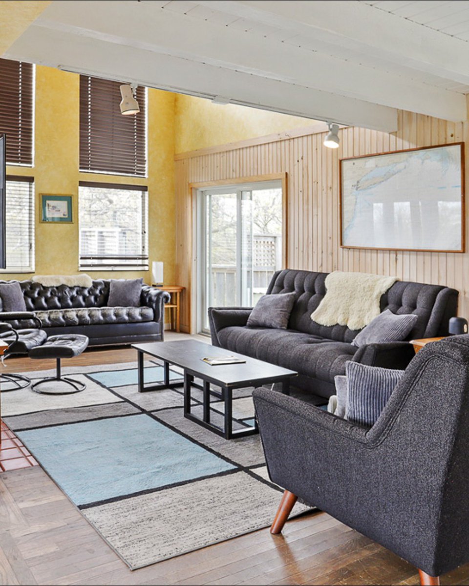 TeaLaneMV's tweet photo. Price Adjustment | 41 Moshup Trail, Aquinnah

Now offered at $3,875,000. Known as Surfside, this five-bedroom home pairs Atlantic views, 1.7 acres, and private deeded beach access with the effortless ease of south shore living.

https://t.co/sRVsbxIIL6 https://t.co/miVSJo4Hja