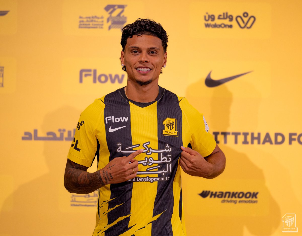 ittihad's tweet photo. 📝| مراسم توقيع عقد "ريتشارد ريوس" حتى 2027 🤝
#صيفية_العميد https://t.co/uHY4974wnV