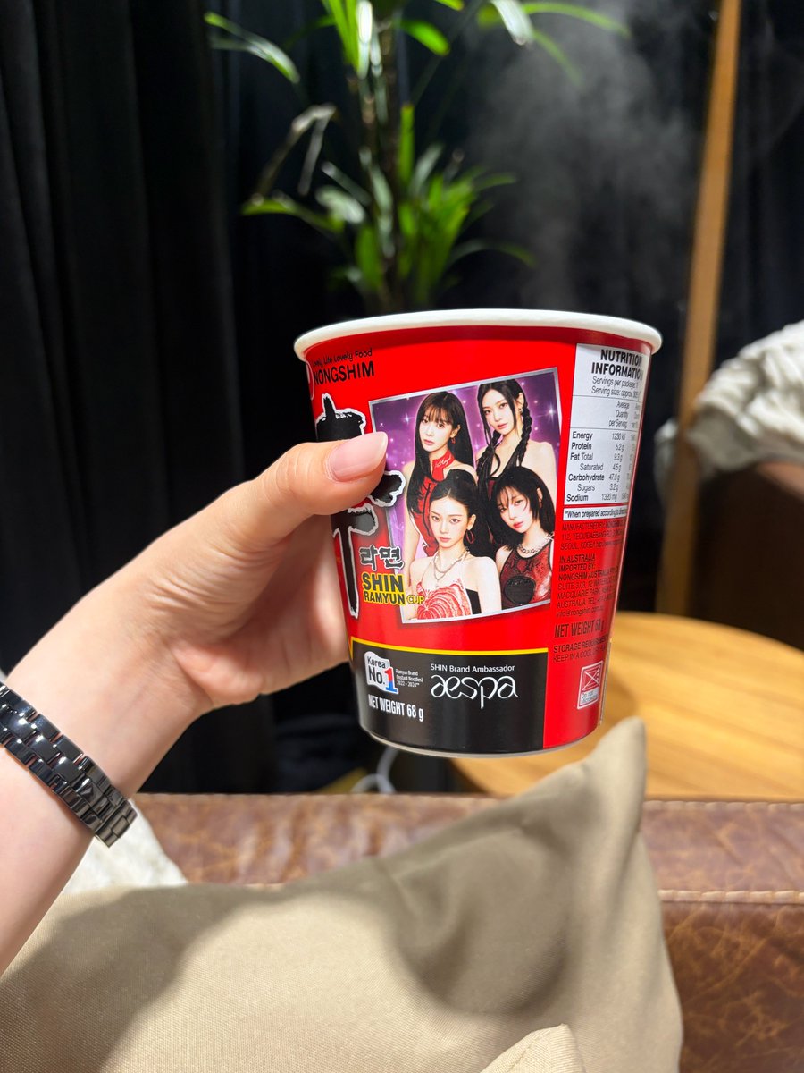BEMYKARINA_TH's tweet photo. 💙💬260905 12:57am KST
#คาริน่าบับเบิ้ล #คาริน่า

+📸

“กินแล้วมีพลังขึ้นมาเลย”

“เอสป้าออนนี่ทั้ง 4 คน รักนะคะ” https://t.co/4DAnL1CYia