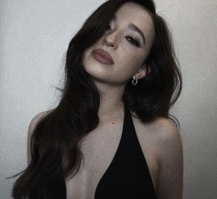 drf1ver's tweet photo. i have the FATTEST crush on mikey madison, she is MY girl! https://t.co/KCnmD0Cc1J