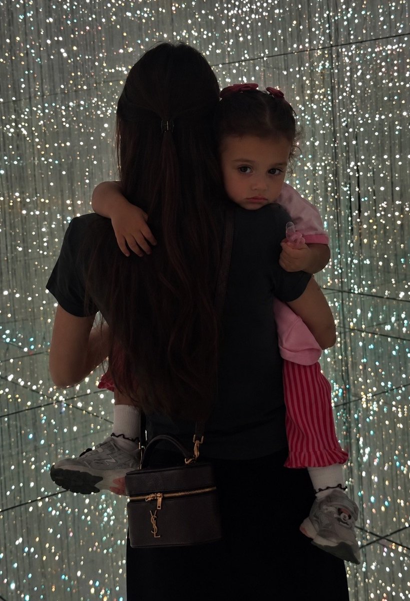 filmskimberlly's tweet photo. No melhor lugar do mundo, colinho da mamãe 🥺🤍 https://t.co/1fJOpiBahq
