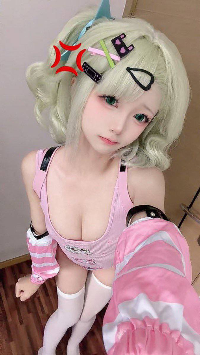 heartbeat052's tweet photo. あなたの顔に座る https://t.co/fWdGEd8hTS