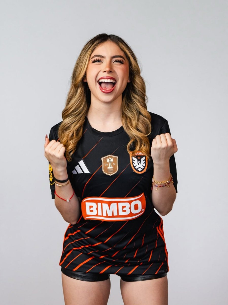 ChimeAventuras's tweet photo. 📸| Fotos de Karen Torres con la camiseta de @LosChamosFC https://t.co/CEi5CUpReF