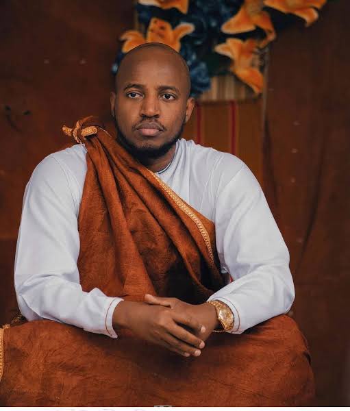 kirya_ug's tweet photo. Sheikh Kiti’s message to the late Omukama of Tooro wasn’t necessary mostly in this period were we all have to wish the late Omukama well. Sheikh Kiti coming out now and spreading a message that Omukama died without knowing God was uncalled for, Sheikh needs to know that his God is not the only God. Let people believe in what they want, Omukama knew who his God was and there was no need to come and prove to anyone. Sheikh Kiti you need to know that no one is going to judge Omukama in a bad way, he will be welcomed by his God and will rest in peace.