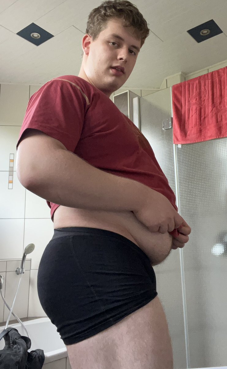 Wannathique's tweet photo. #fatboyfridayallday https://t.co/R4VYO0uR9w