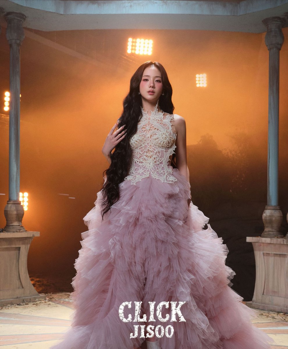 misskoreaJisoo's tweet photo. ‘CLICK’ ha superado ahora las 100 mil copias vendidas en Hanteo. Con más de 2 millones de álbumes vendidos en toda su discografía, #JISOO extiende su récord como la solista femenina más vendida y se convierte en la primera solista femenina en alcanzar las 2 millones de ventas https://t.co/vgg7mbBnfk