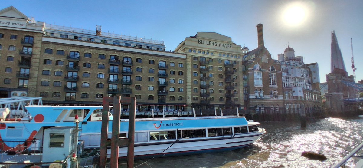 D4RCEdiaries's tweet photo. Thames cruise 3/3 https://t.co/rDxJ9UkjIy