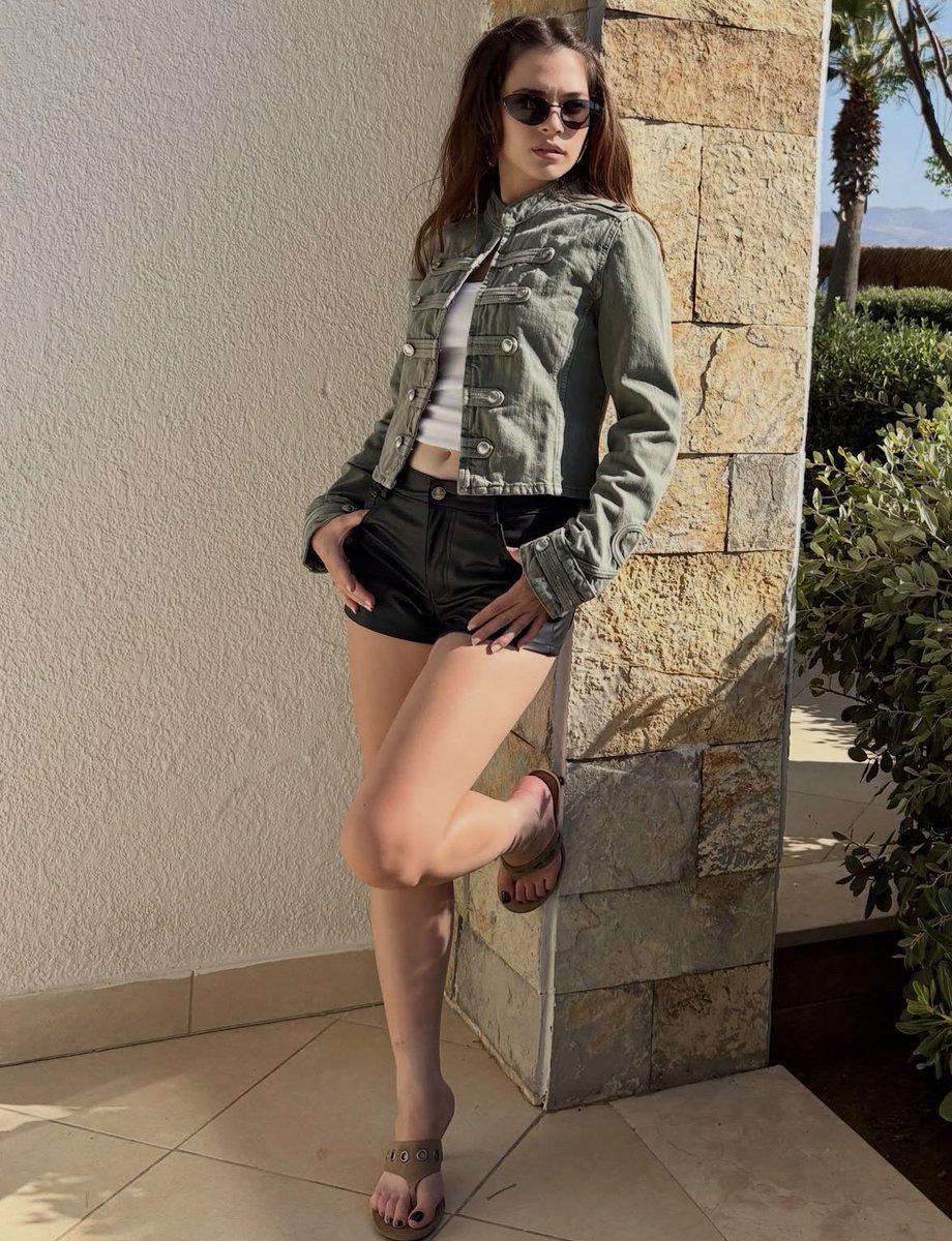 mdeheli's tweet photo. Body is teaaa😋😋❤️‍🔥❤️‍🔥❤️‍🔥❤️‍🔥 https://t.co/koMjvmoyCS