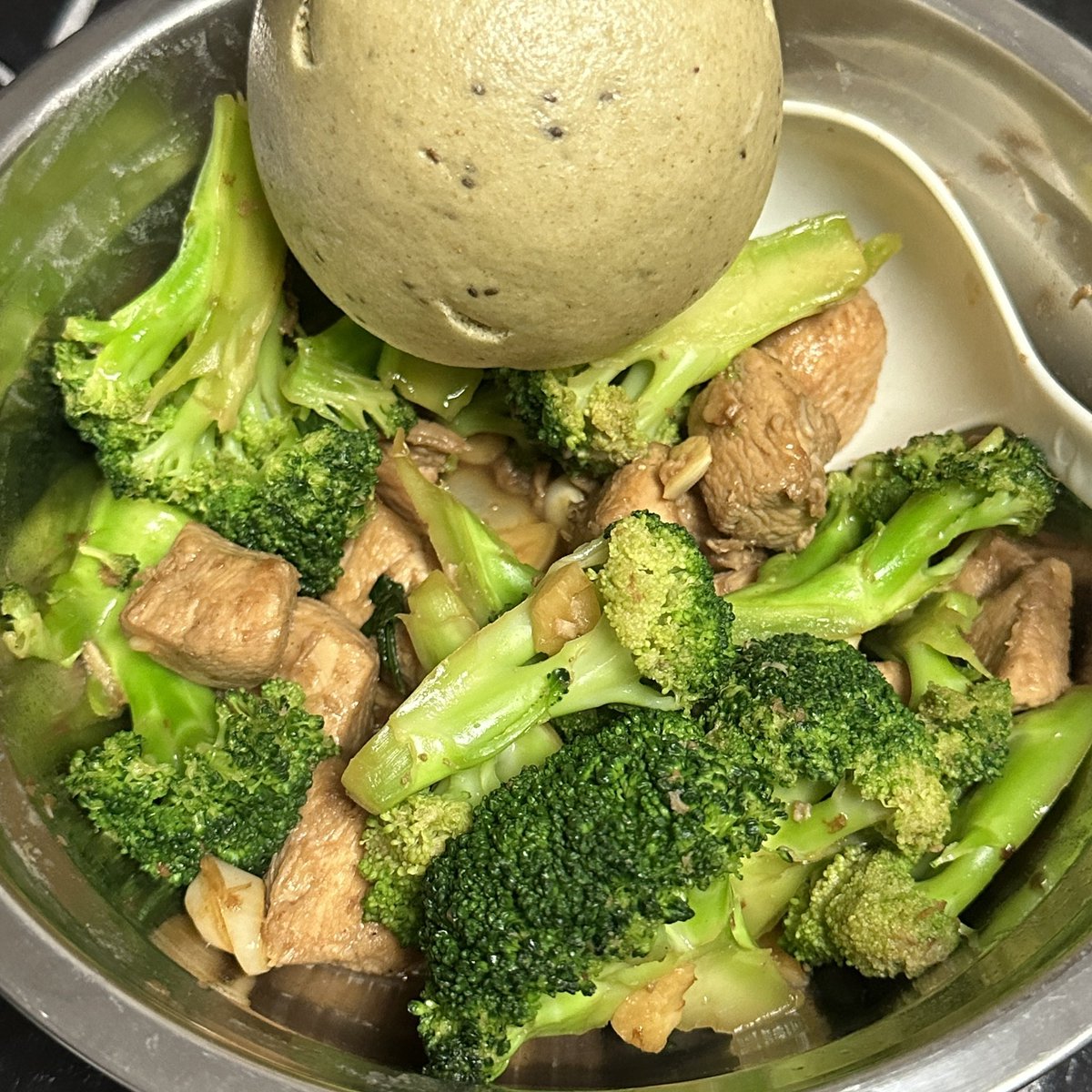 _Zerozero_7's tweet photo. 早9️⃣晚6️⃣堵车到健身房七点半练完九点半 回到家cooking十点半吃上…😪———已力竭！😴 https://t.co/I4lkoE9IjO