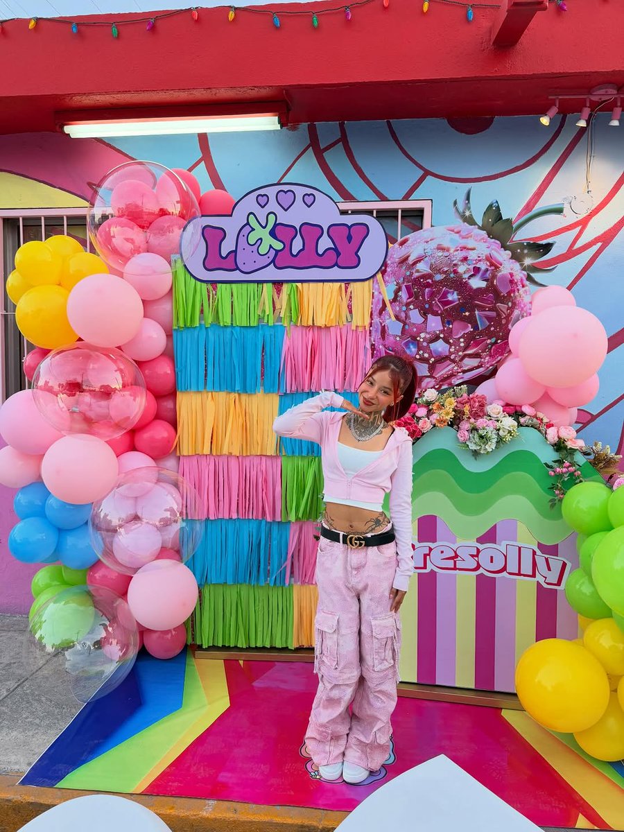 ka_chaa1s8ce's tweet photo. Dia de rosita fresita en la inauguración de  de @ 💕💅👚🩷 https://t.co/6iw3L5QWEA