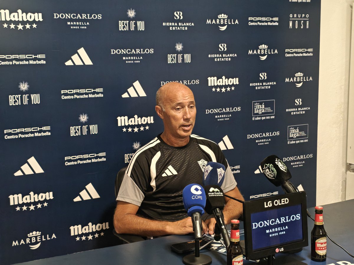 CopeMarbella's tweet photo. ⚽ Calderón ( @marbella_fc ): 'Vamos a llegar en buen nivel para el inicio de liga ante el Sanluqueño'
🗣️ Moisés Bueno ( Juvenil DH @CanteraMFC )
🏃‍♂️ Toni García ( @sanpedroatl )
⛰️ Ana Cerván 
🎧 Audio Deportes COPE Marbella 04/09/2026 👇
https://t.co/53yHYDUJnM https://t.co/FizPbB0iov