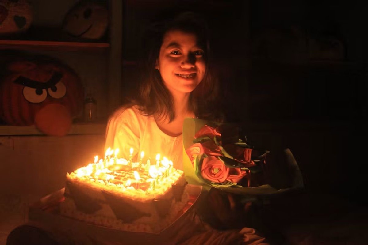 dkfsloktv's tweet photo. Waktu belia suka banget dikasih bunga, sekarang boro2 njroot wkwkwk https://t.co/odP7N175wl