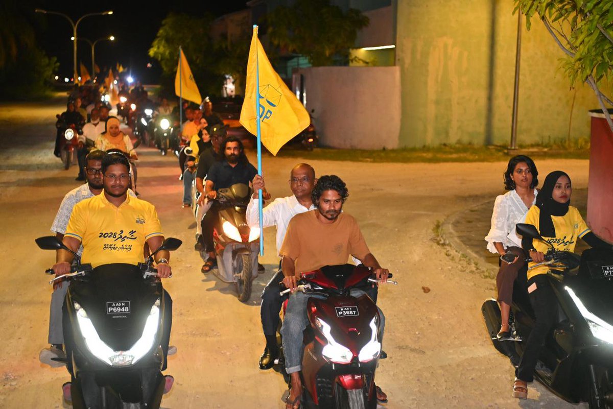 heUnibeii's tweet photo. 2028 ގައި ރައީސް އަބްދުﷲ ޝާހިދުގެ ޒައާމަތާއެކު ރަން ރީނދޫ ދޯދިތަކުން ޖައްވު ޖަރީކޮށްލާނެ ދުވަހެއްގެ އިންތިޒާރާއެކު. 

#zamaanyraajje 
#zamaaneeraajje
@abdulla_shahid @ahmedabdulla2a https://t.co/HE3XTcgWyK