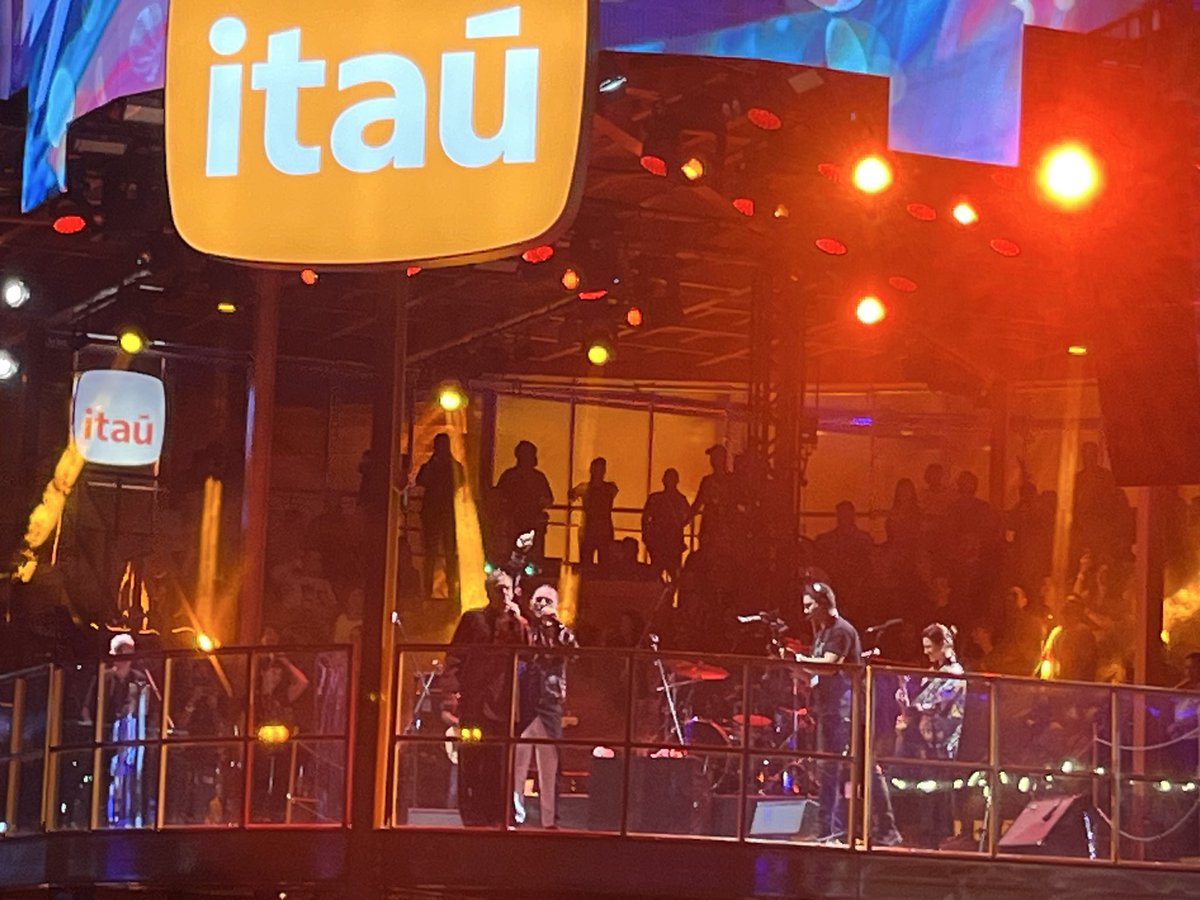 frannmodesto's tweet photo. @itau Em 2024 foi lindo e surpreendente assistir o show surpresa do nosso Rock nacional no Pavilhão Itaú com Paulo Miklos e Arnaldo Antunes
#MeNotaItaú eles entregaram tuddddddoooooo https://t.co/saFD2cGpBw