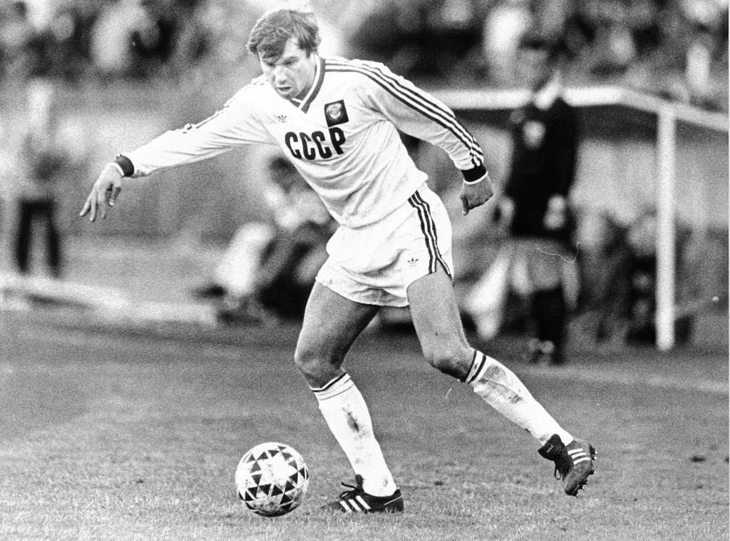 World Footballers bot в X: „アナトリー・デミアネンコ/右利きながら