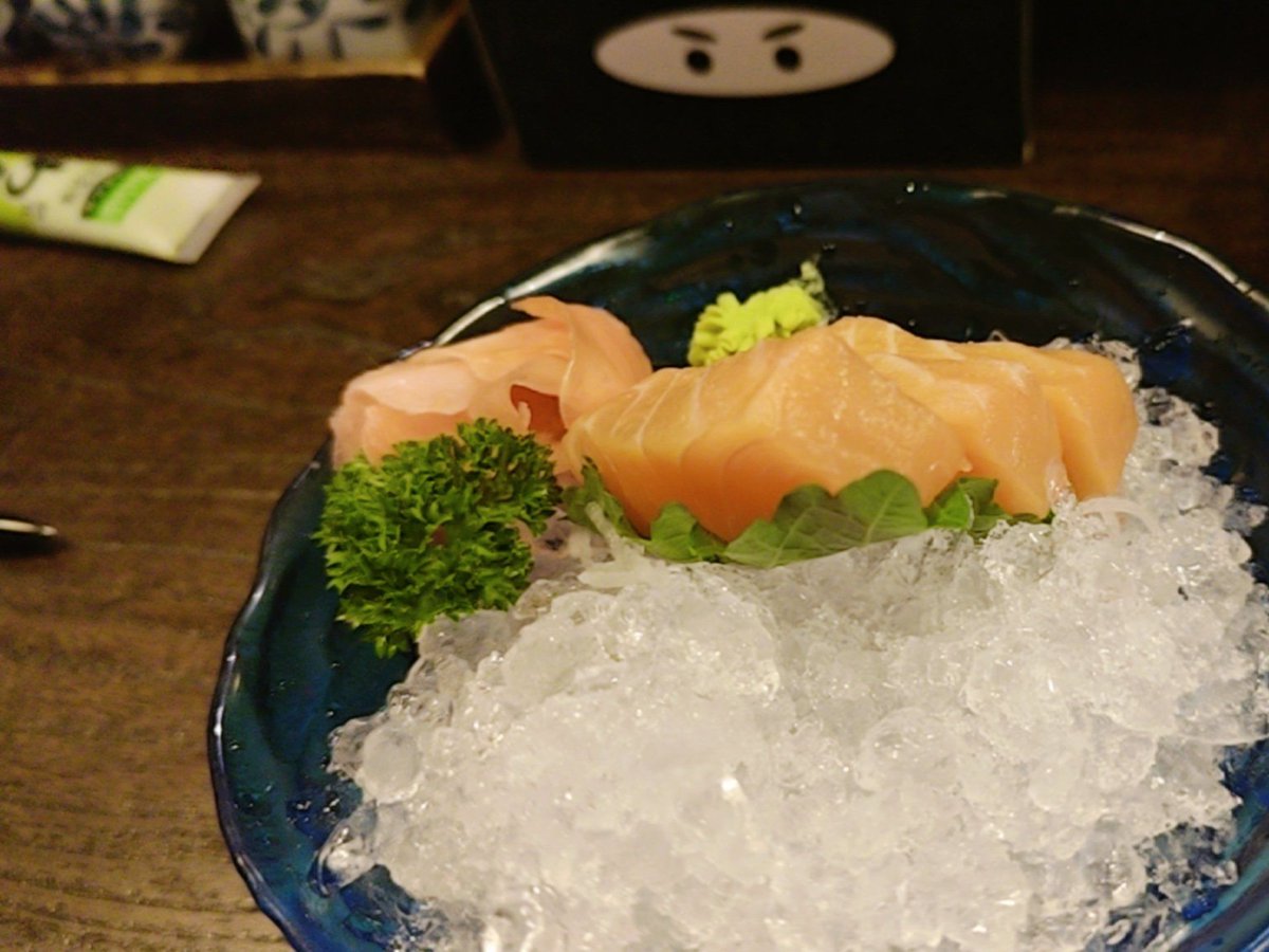 tovaa954512's tweet photo. Late night cravings fixed—warm miso soup, grilled salmon, and a soft steamed bun, all under the dim glow of a tiny, cozy counter. Another quiet night for our little kitchen. https://t.co/l1OVpx0cZn