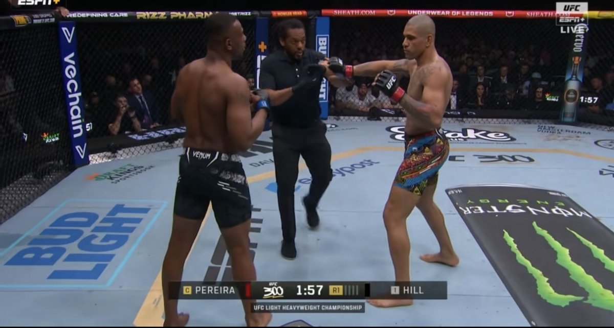 RelaxYourBfine's tweet photo. @mmawigger and don't forget this moment bro https://t.co/A4lskTnoml