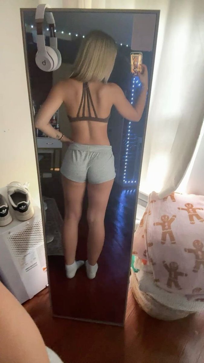 relapsing232842's tweet photo. Out of all things, I get so fucking leaky for bops in sweatpants or cozy shorts 😵‍💫🤤 https://t.co/VU8CdUvO8V