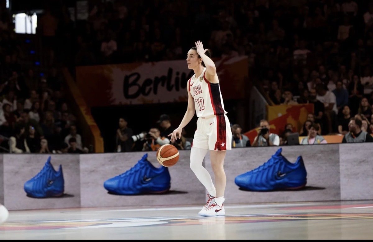 letstalkksports's tweet photo. As a CC fan, you can’t celebrate her on here without someone becoming annoyed. And I’d say 7 times out of 10, the hater is black. Ima keep throwing that prejudice out there until yall get it through your heads smh 

This is coming from a black man❗️❗️ https://t.co/Ns69srJXnV