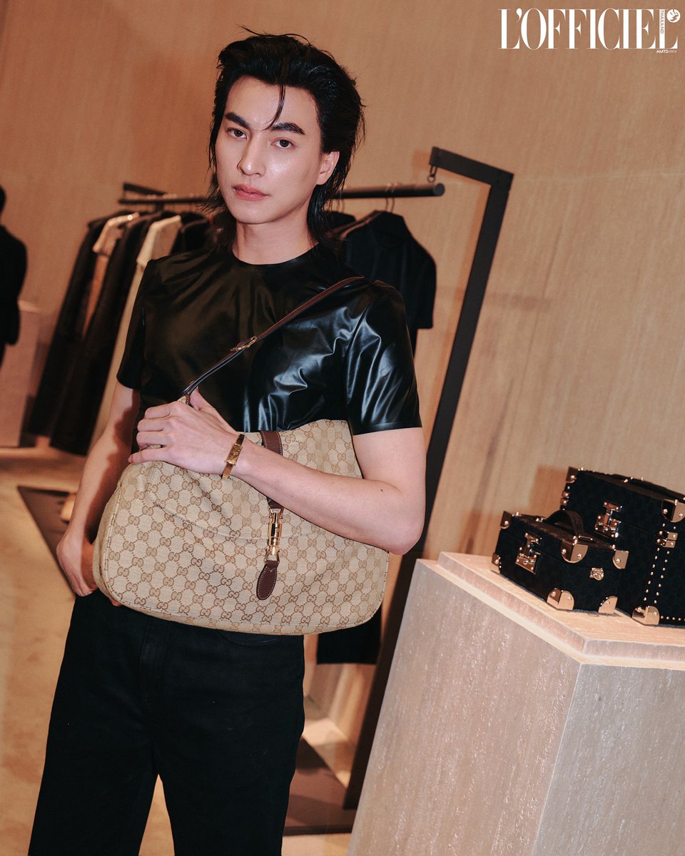 LOfficielThai's tweet photo. ประมวลภาพ กลัฟ–คณาวุฒิ ไตรพิพัฒนพงษ์ Brand Ambassador Gucci ประเทศไทย ที่มาร่วมต้อนรับ Gucci Primavera คอลเลกชั่นเต็มครั้งแรกภายใต้วิสัยทัศน์ของ Demna ในฐานะ Artistic Director ณ The Pinnacle ICONSIAM

#LOfficielThailand 
#GucciPrimavera
#GulfKanawut
#GucciPrimaveraxGulf https://t.co/bvIsnt5Y7C