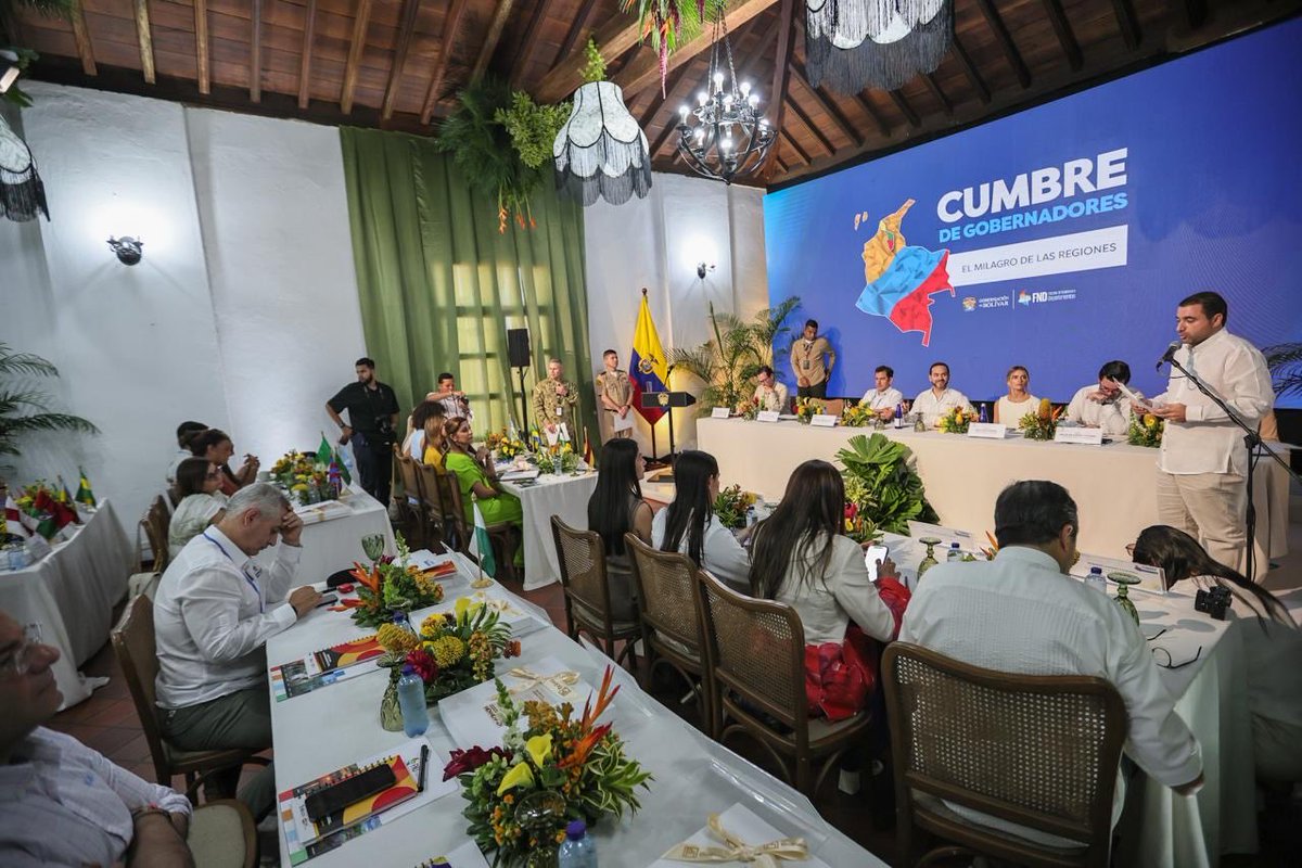 RafaelaCortesZ's tweet photo. Nos encontramos en la Cumbre de Gobernadores de la Federación Nacional de Departamentos, el primer encuentro de los 32 mandatarios departamentales con el presidente Abelardo de la Espriella y su Gobierno. Es una oportunidad muy importante para abrir una nueva etapa de trabajo conjunto entre la Nación y los territorios, con diálogo directo, coordinación y decisiones que respondan a las necesidades reales de nuestras regiones.

La agenda está concentrada en temas fundamentales para los departamentos: Ley de Competencias, finanzas territoriales y adelgazamiento del Estado; recuperación del sistema de salud, FONPET y Fondo Milagro; Sistema General de Regalías; soberanía energética y crisis climática; y seguridad para los territorios.

Desde la Federación Nacional de Departamentos llegamos con el conocimiento, la experiencia y las propuestas construidas por los 32 departamentos, y con toda la disposición para trabajar de la mano con el presidente y su equipo. Queremos que este encuentro se traduzca en articulación, decisiones y resultados concretos para nuestra gente.