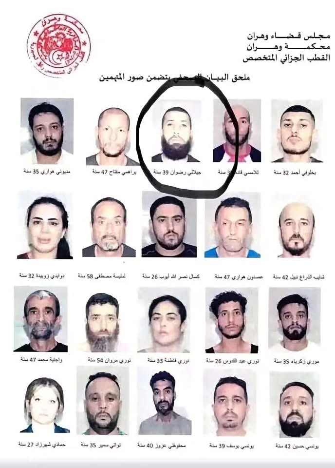 MouloudiaDZ3's tweet photo. 🎼🎶   واه يا جيلالي… داوي حالي🎶🎼
عيش وشوف…وتلقاه نهار وهو يفتي في مواقع…
#الجزائر https://t.co/ydEHpus5hP