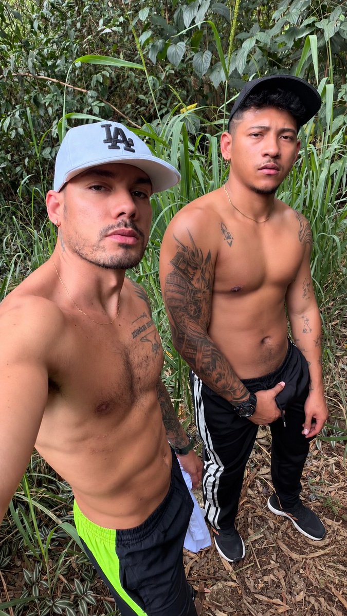 chrissmor27's tweet photo. No sé imaginan lo que hicimos en el parque 😈🔥⛰️
@MrTom_Pig https://t.co/77dqT8wz8m