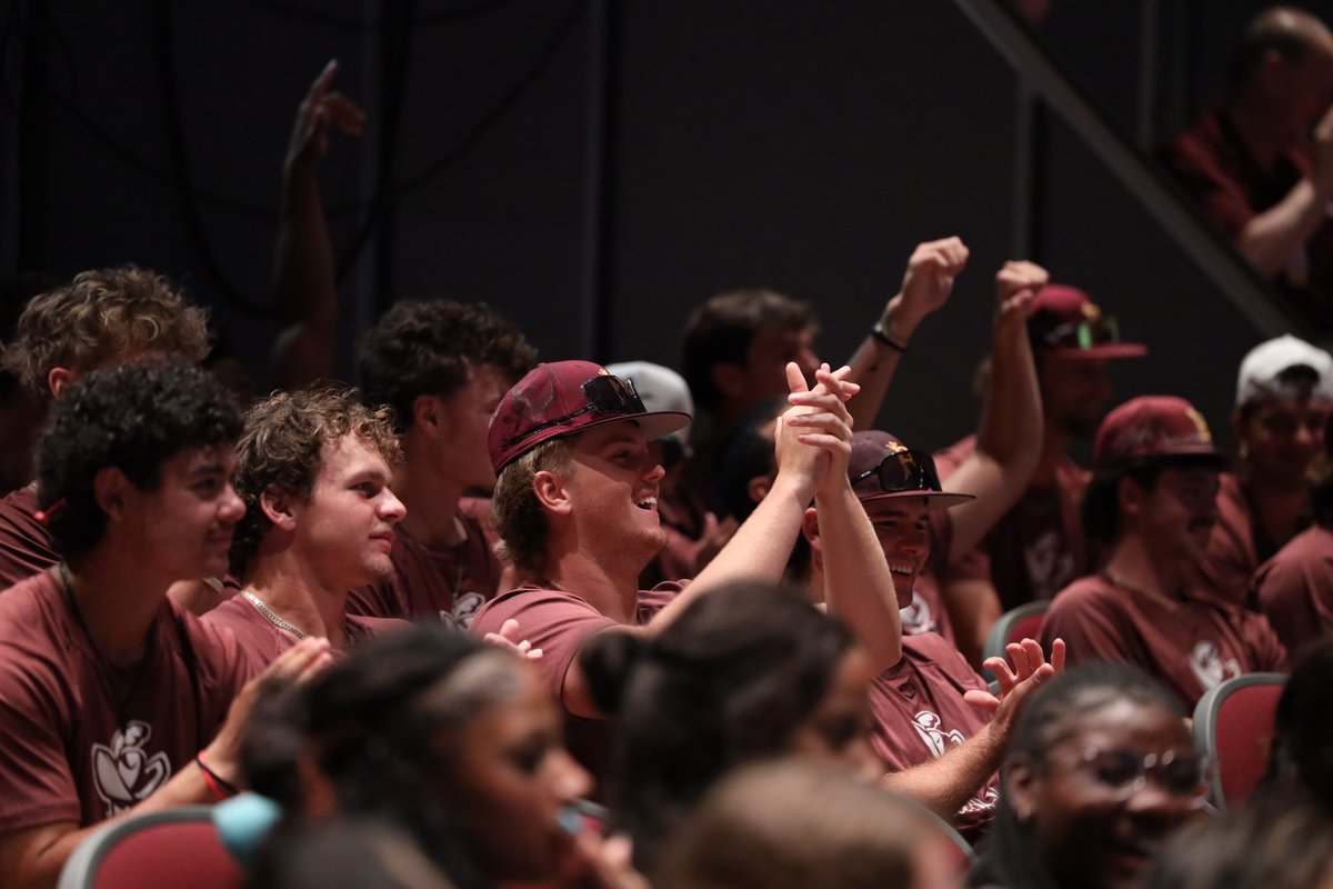 BPCCAthletics's tweet photo. Our Cavaliers have a pretty strong cheering section! ⚔️ @BPCCCavs Spirit Day for National #CollegeColorsDay! #GoCavs #SwordsUp #BPCCproud #YouBelongAtBPCC #NJCAA https://t.co/b43zT63nGU