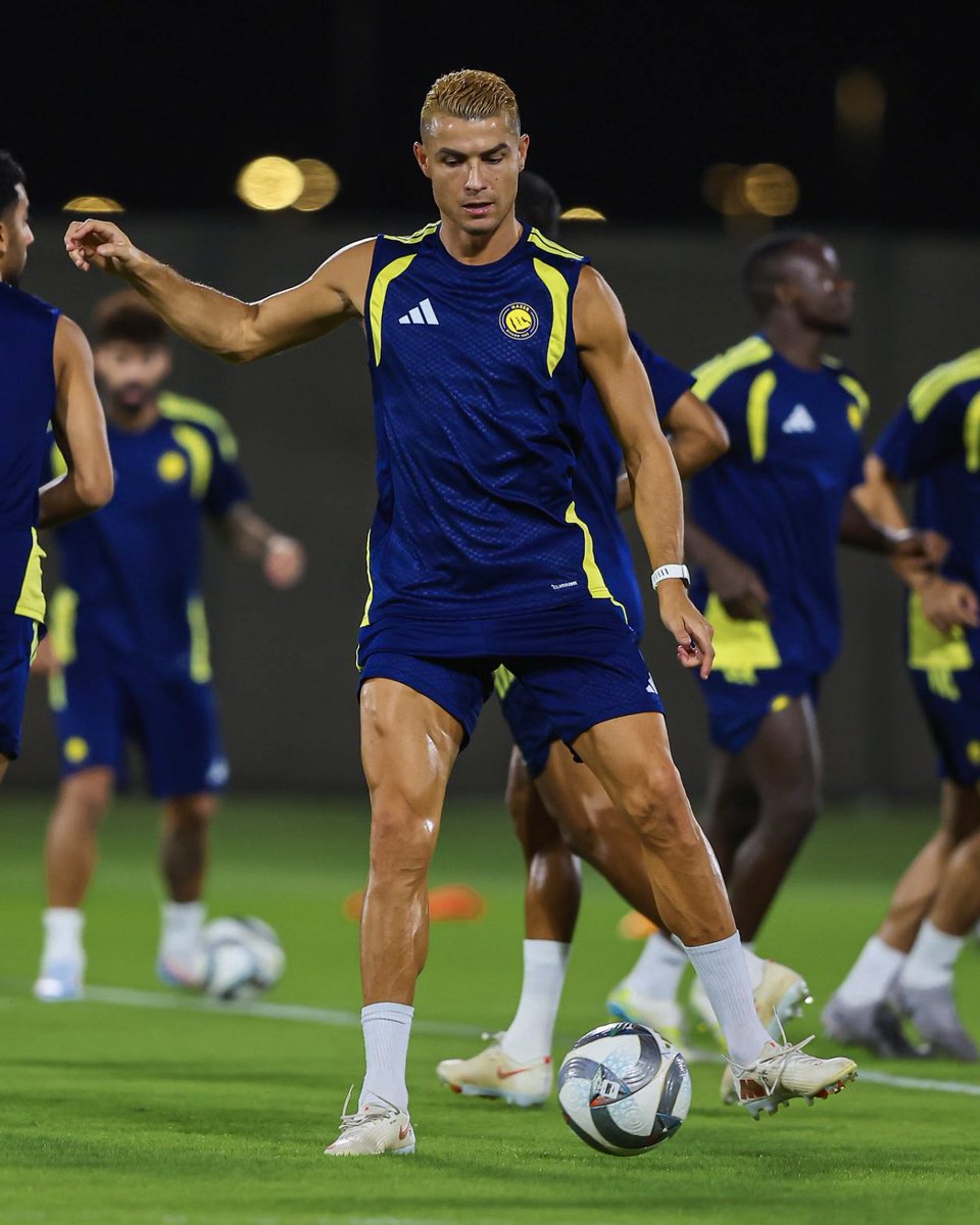 CRonaldoNews's tweet photo. ⚽️✨💛 https://t.co/TUCaIuexTM
