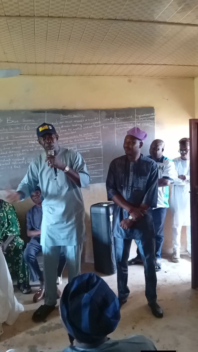 AjepakoH's tweet photo. Earlier today,Hon. Bimbo Adekanmbi @adekanmbi_bimbo the APM governorship candidate(incoming Governor of OYO state by His grace) visited  Kajola Local Government.
During the visit,he met and interacted with League of Imams and Alfas, Christian Association of Nigeria(CAN) Isese group, Royal fathers to mention but a few.

This is part of his efforts to build a broad coalition of support for his forthcoming election.

APM is the party

Cassava is the logo