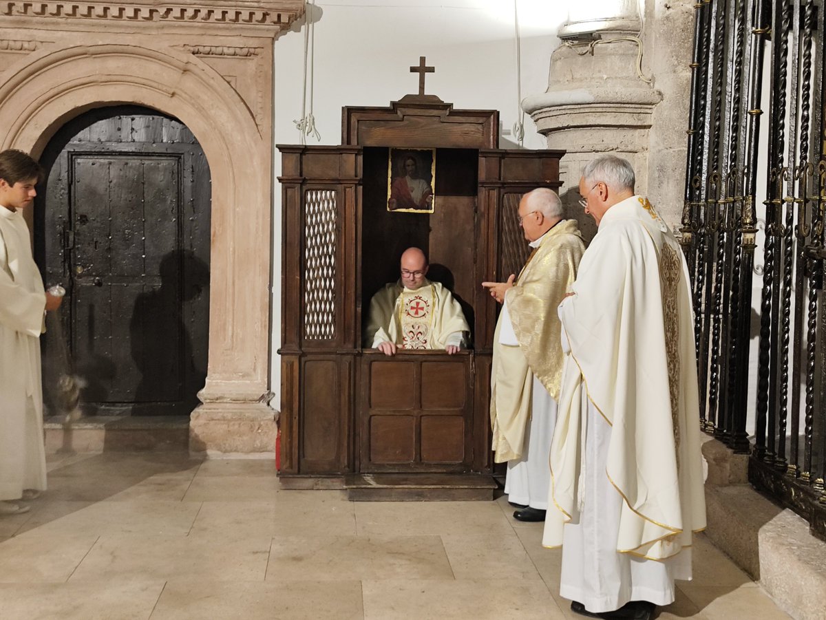 ParroquiaYepes's tweet photo. En el #PrimerViernes de septiembre hemos celebrado la #SantaMisa de la toma de posesión de d. Juan Luis Novillo como párroco de #Yepes presidida por d. Luis Lucendo, Vicario Episcopal y con d. Emilio Palomo @epg_epalomoguio y numerosos fieles y sacerdotes
#BenditoSeaDios https://t.co/lQfROWf3S6