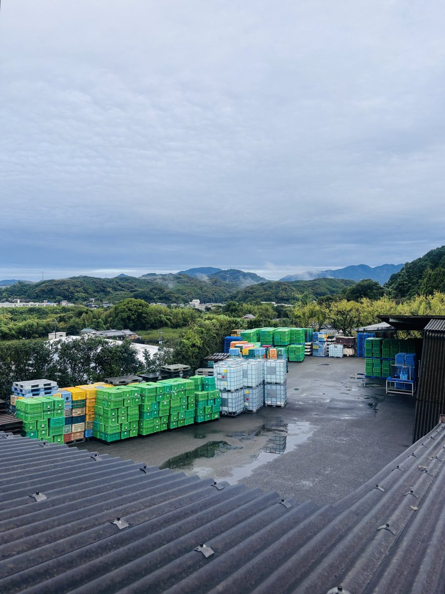 plumsyokuhin's tweet photo. 気温23℃ ☁️☂️
久しぶりのまとまった☂️で一気に涼しく、富田川の水位も回復してきた。

ただ、迷走中の台風の進路が心配だ。
来週にはこちらに来るのだろうか。

おはようございます。
#企業公式が毎朝地元の天気を言い合う #企業公式相互フォロー #企業公式つぶやき部 #上富田町 https://t.co/vboPFLcQy6