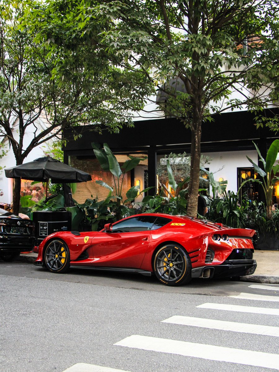 ApexDistrictX's tweet photo. Ferrari 812 Competizione https://t.co/ND8AKas6xo