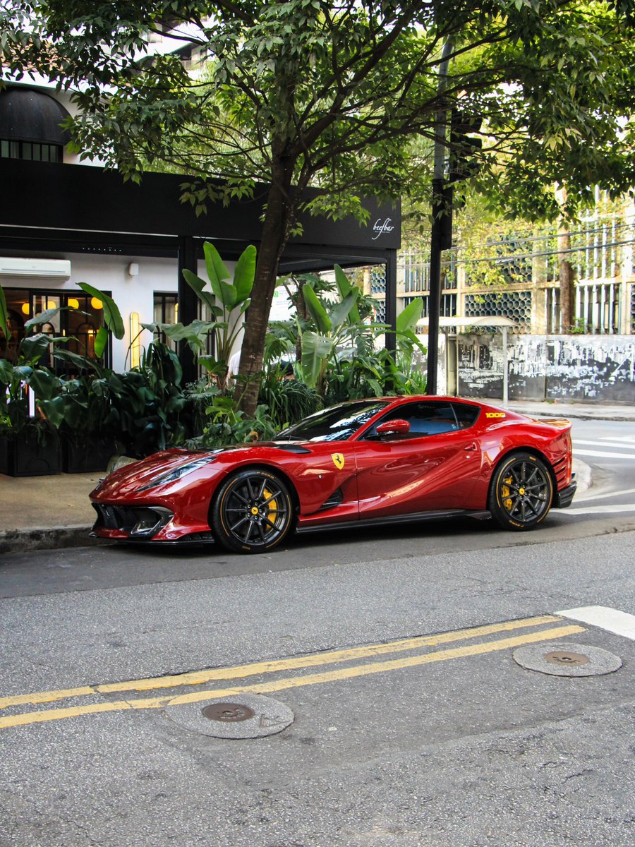 ApexDistrictX's tweet photo. Ferrari 812 Competizione https://t.co/ND8AKas6xo