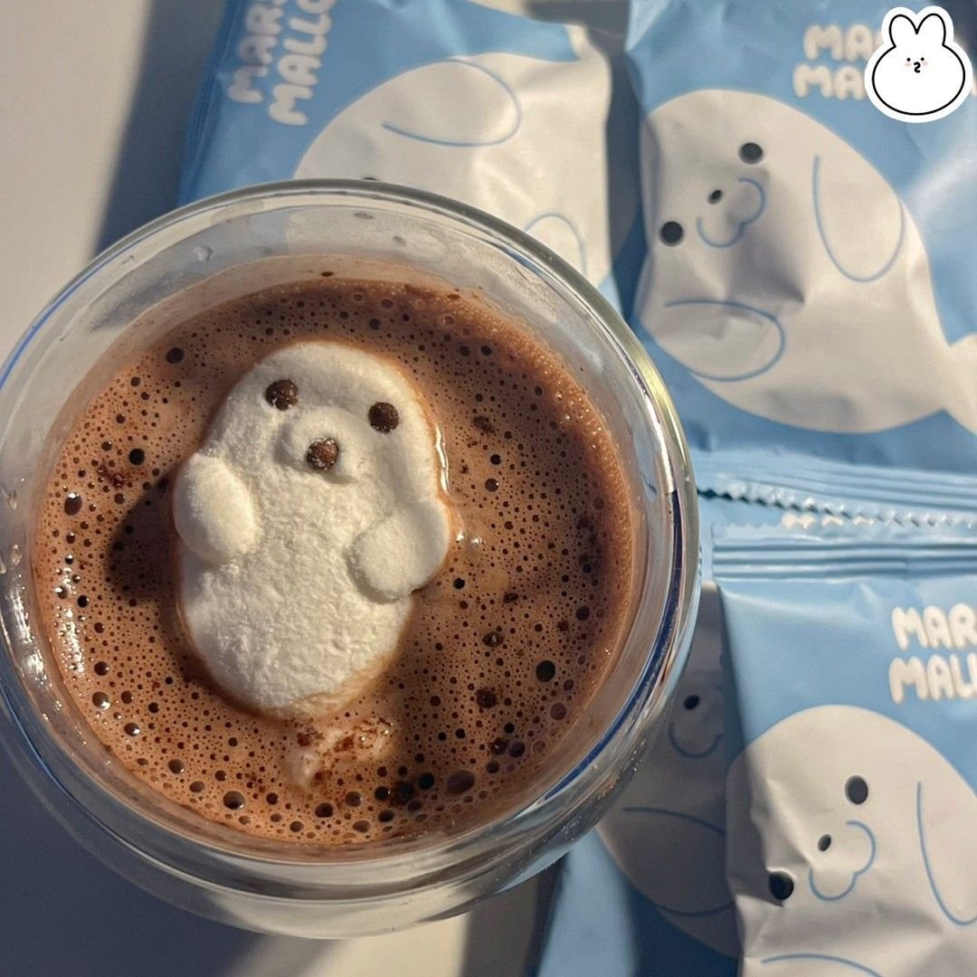 ElyfaeFeelings_'s tweet photo. Seal-shaped marshmallows https://t.co/8Av2zdFnZL