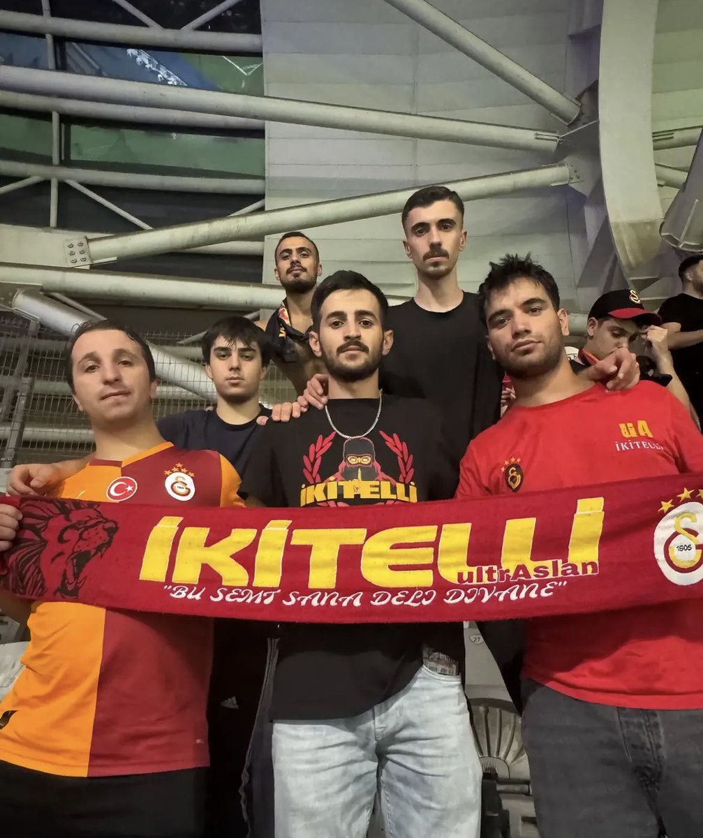 ikitelliuA's tweet photo. GALATASARAY – Başakşehir maçında takımımızın yanındaydık.

Cimbom diye inleteceğiz tüm statları!

#uAİKİTELLİ #ikitelliultraslan https://t.co/rhGX3nh3Ig