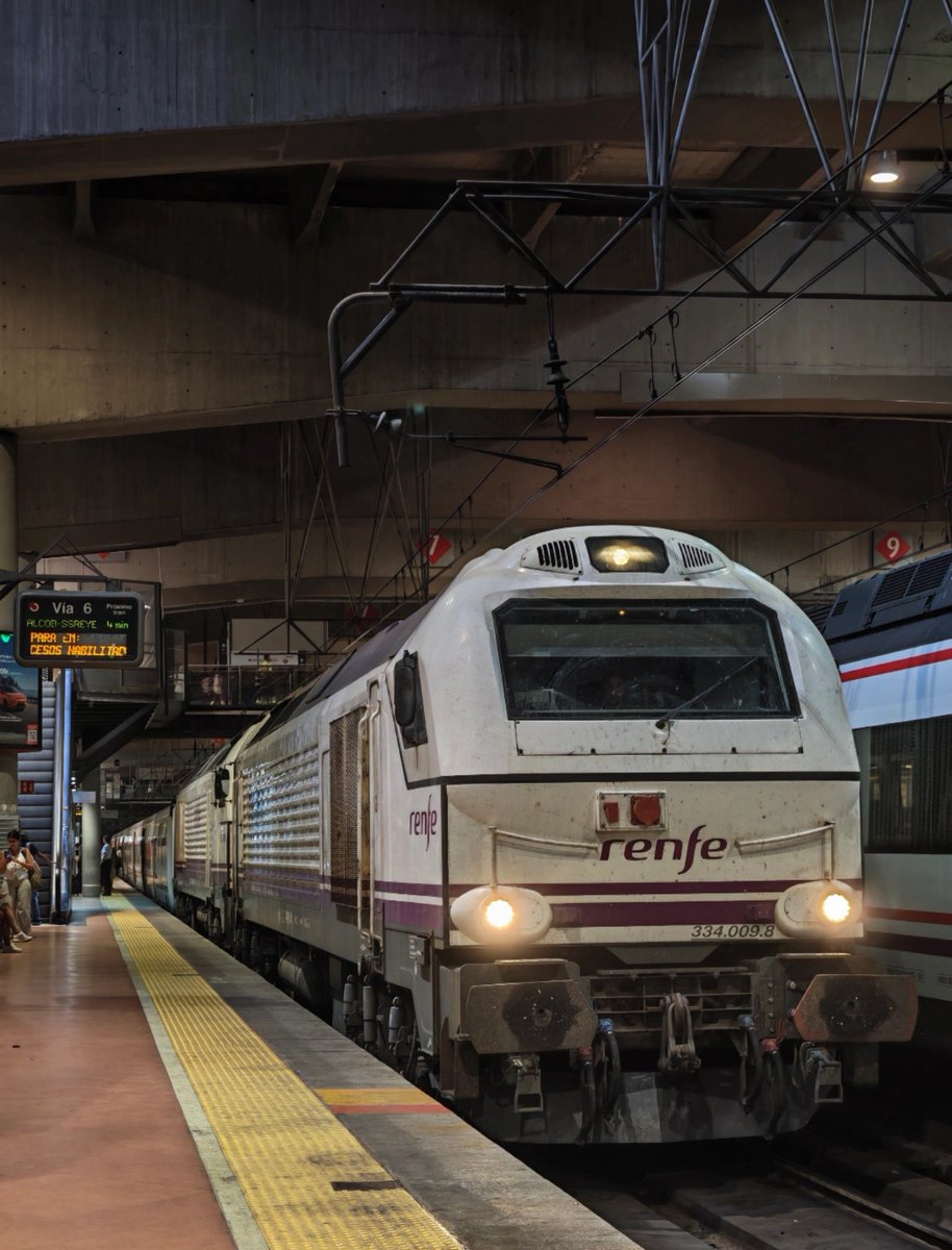 javimartc's tweet photo. Final de viaje.
Intercity 00279 de @Renfe procedente de Almería, saliendo de Atocha C. hacia Chamartín.
A partir del día 06/09, se suprime este tren por las obras de @Adif_es en Despeñaperros (desde Almuradiel).
Había que ir a despedirlo.
Otro billete para el álbum de recuerdos. https://t.co/Dq5Z7xl97b