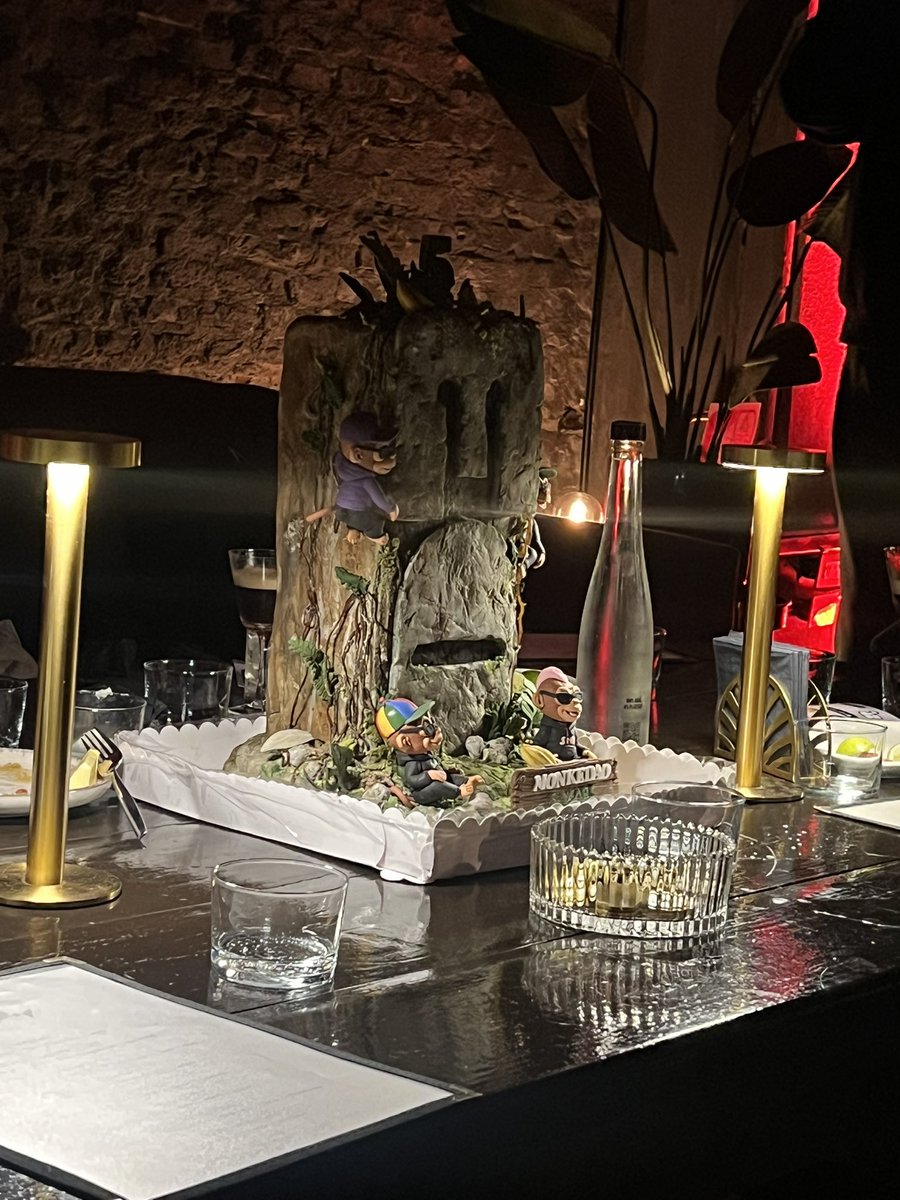 tobi_lay's tweet photo. Last week we had an incredible @MonkeDAO anniversary in Buenos Aires, my first one. Best cake ever, we should win the competition!

I keep finding only high energy and inspiring moments from this part of the world along with @SuperteamAR 

Return to Monke 🐒 https://t.co/pE6chXiRvB