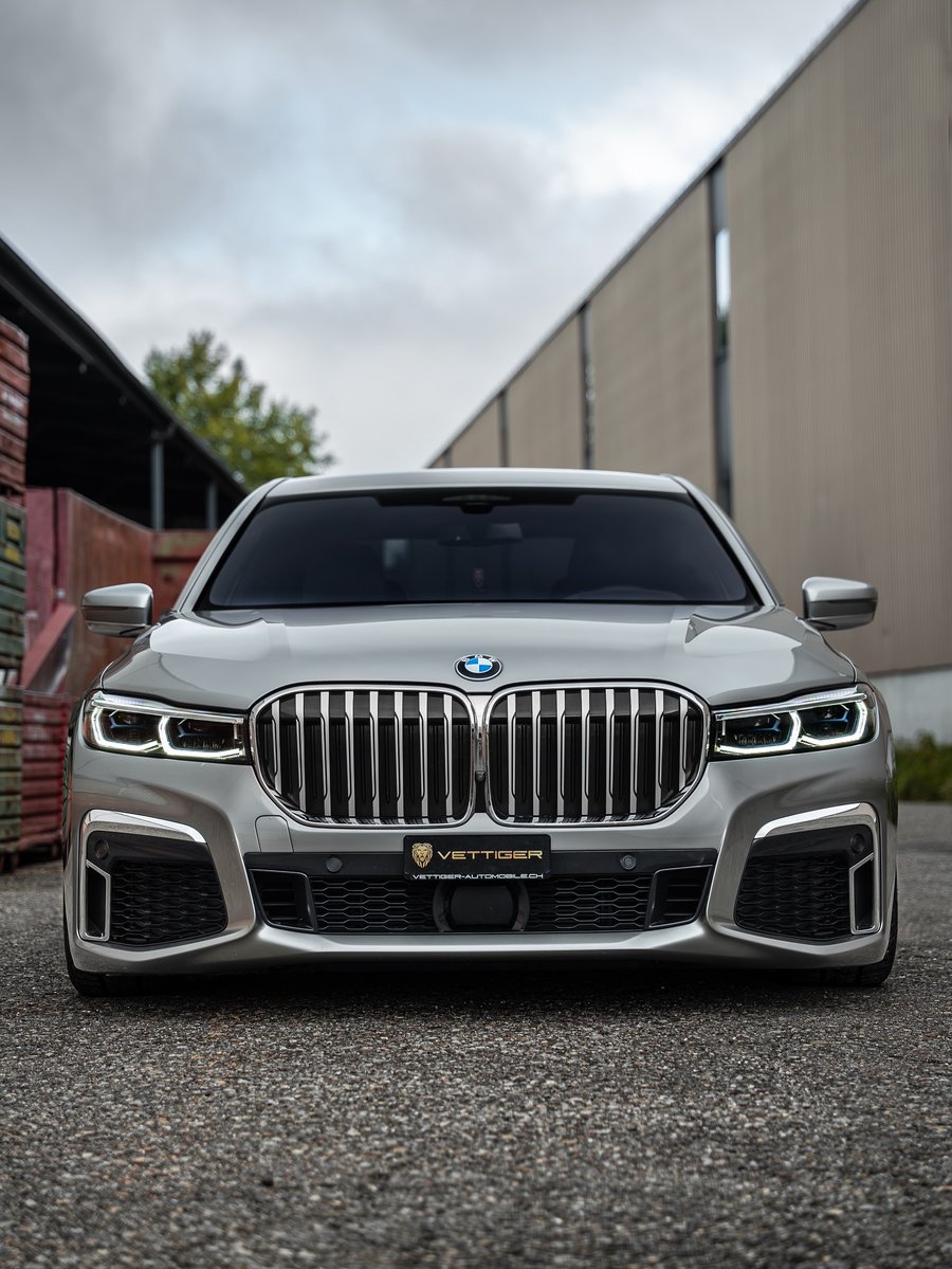 ApexDistrictX's tweet photo. 7 Series for the business days 🧑‍💼 https://t.co/u89iyuRgB4